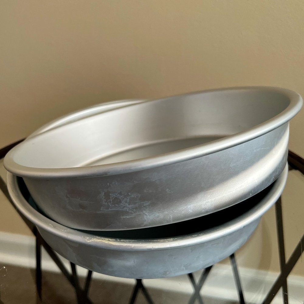 Set of 2 Wilton Cake Pans